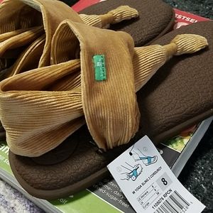 Brand new Sanuk never worn